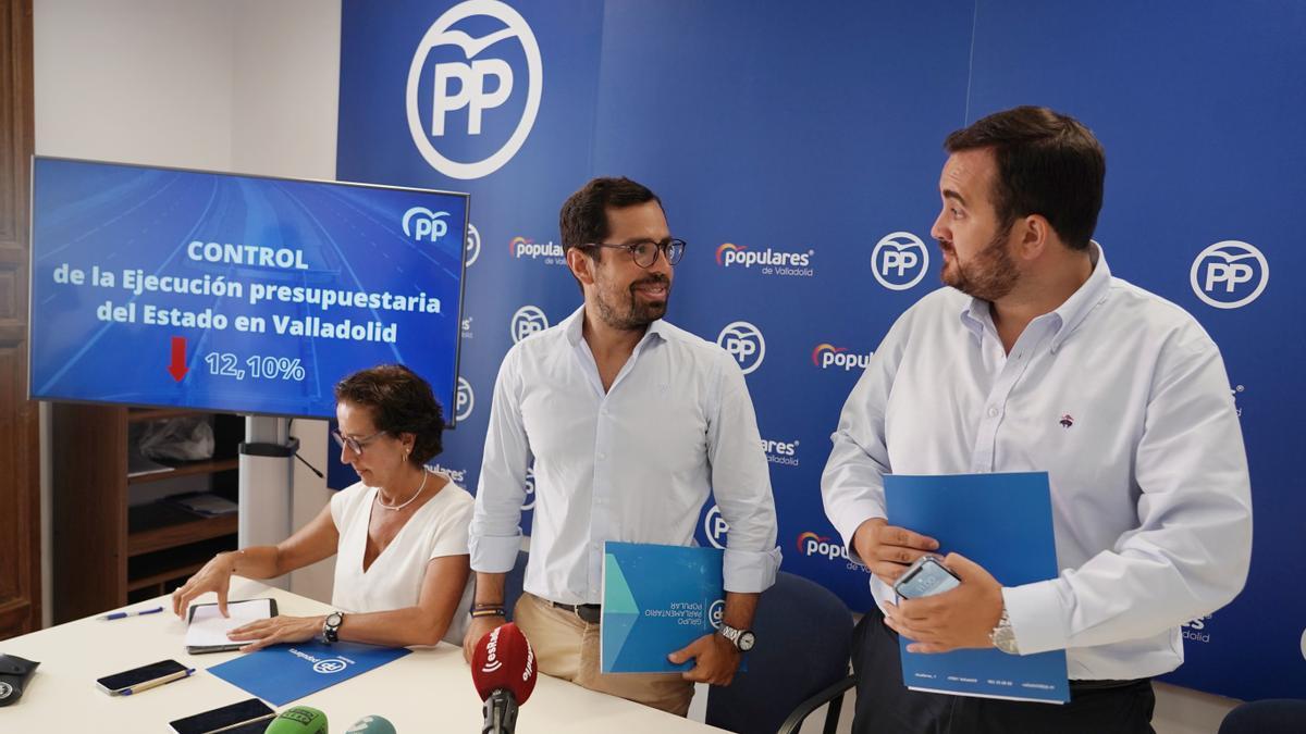 El diputado por Valladolid Eduardo Carazo y los senadores del PP Mercedes Cantalapiedra y José Ángel Alonso, analizan los Presupuestos Generales del Estado en la provincia