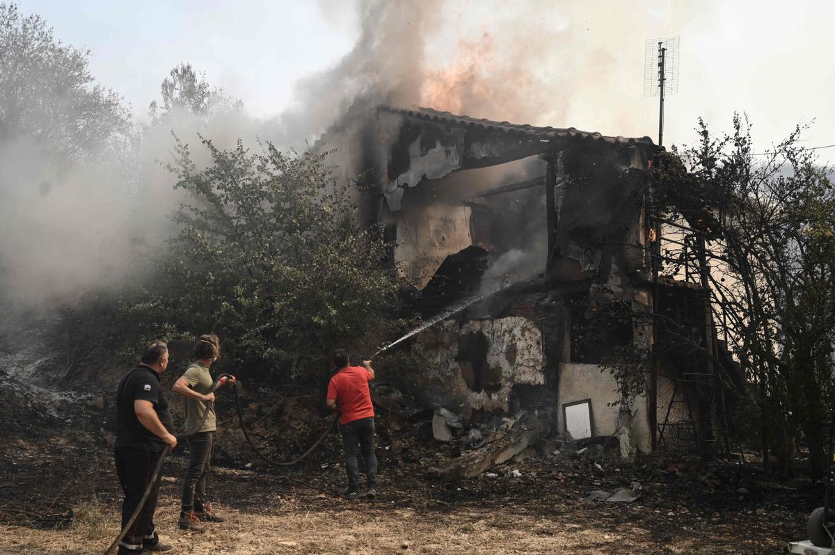 Al menos a 26 personas muertas en una nueva ola de incendios en Grecia