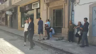 La falta de una explicación lógica hace crecer las diferencias entre inquilinos del edificio incendiado en Pontevedra