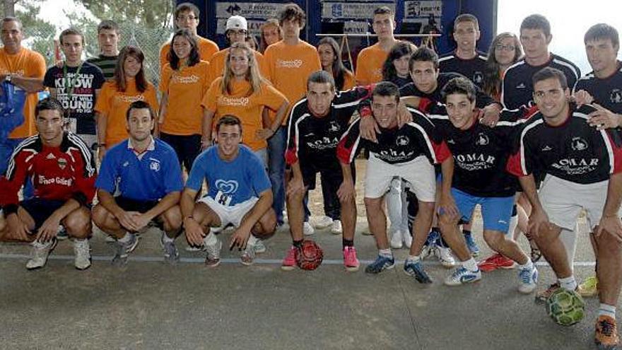 Participantes en el torneo e integrantes de la organización.