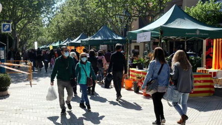 Les parades de llibres i roses a Igualada