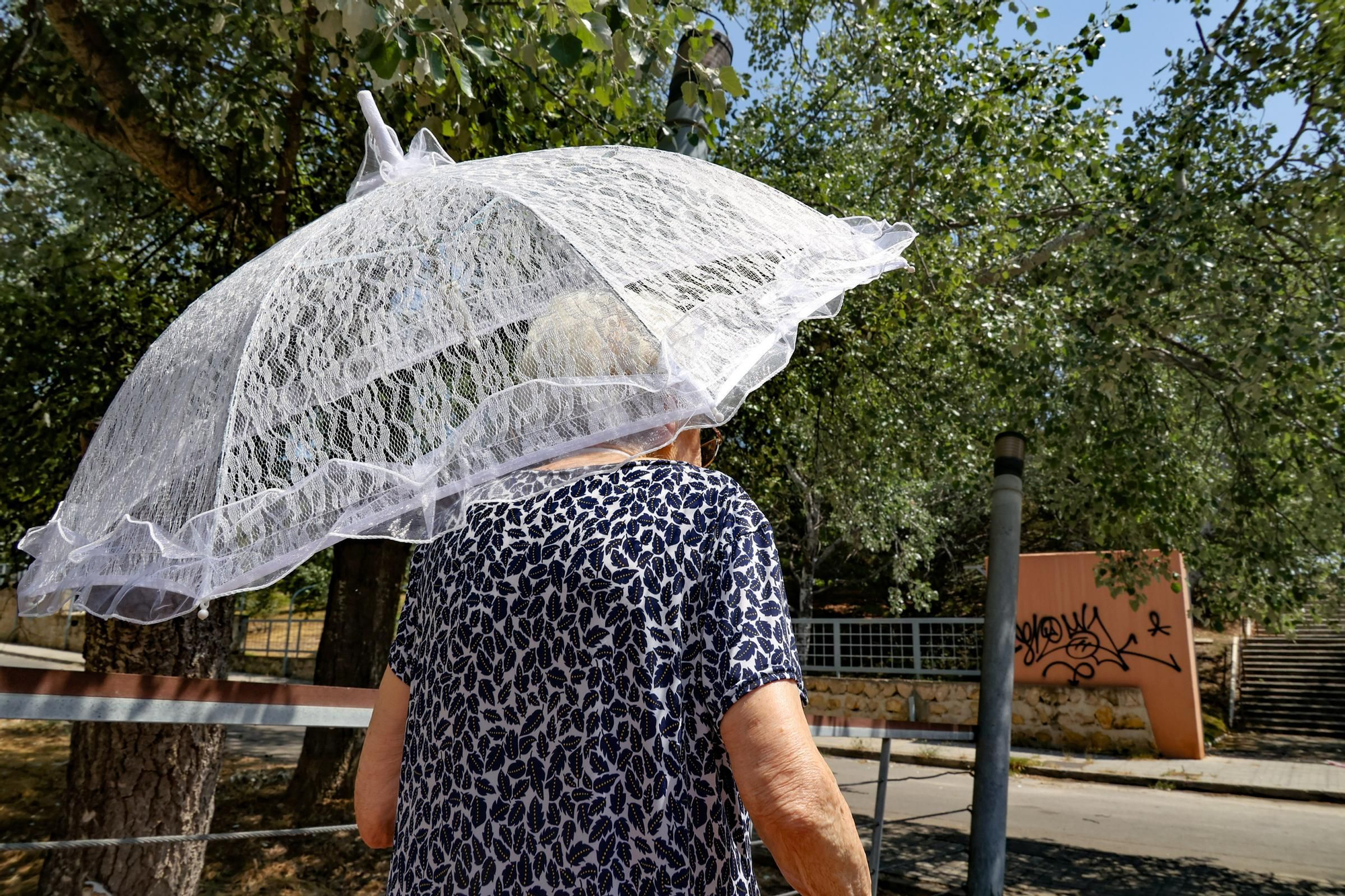 Mil maneras de protegerse del sol cuando el calor "aprieta" en la provincia de Alicante