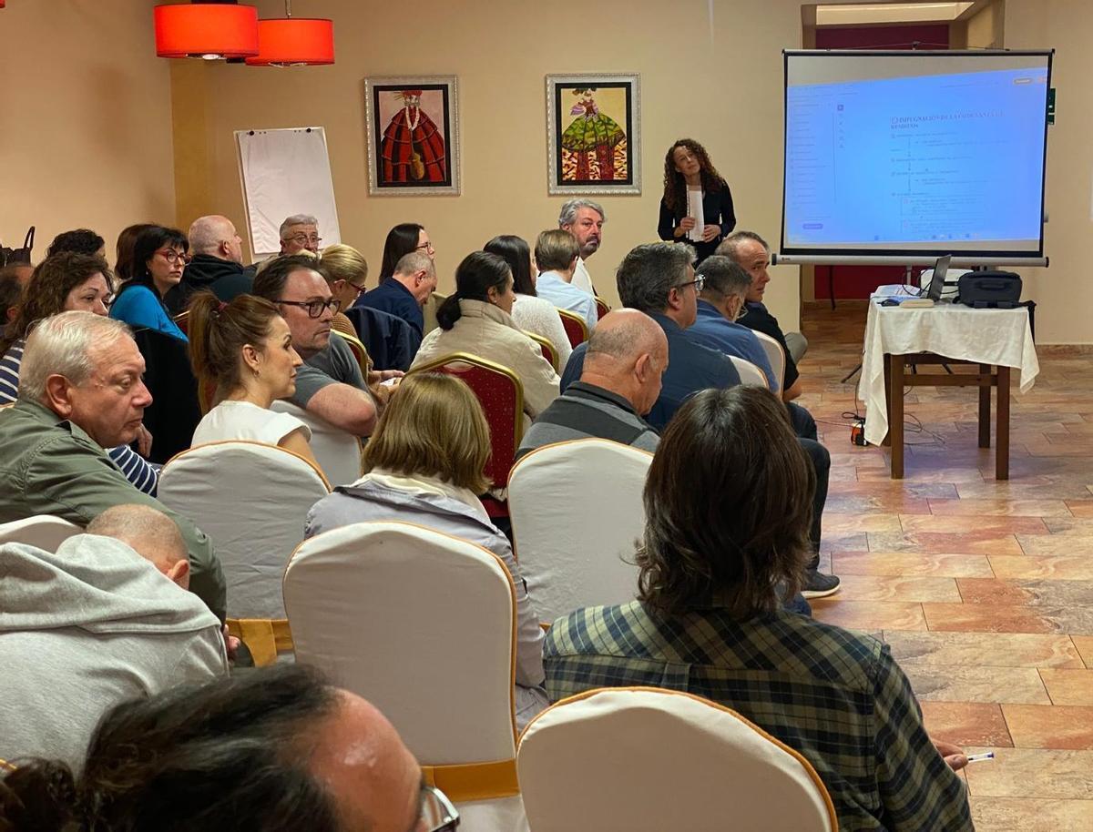 Una reunión de los empresarios de la EGM del polígono de Rafelbunyol.