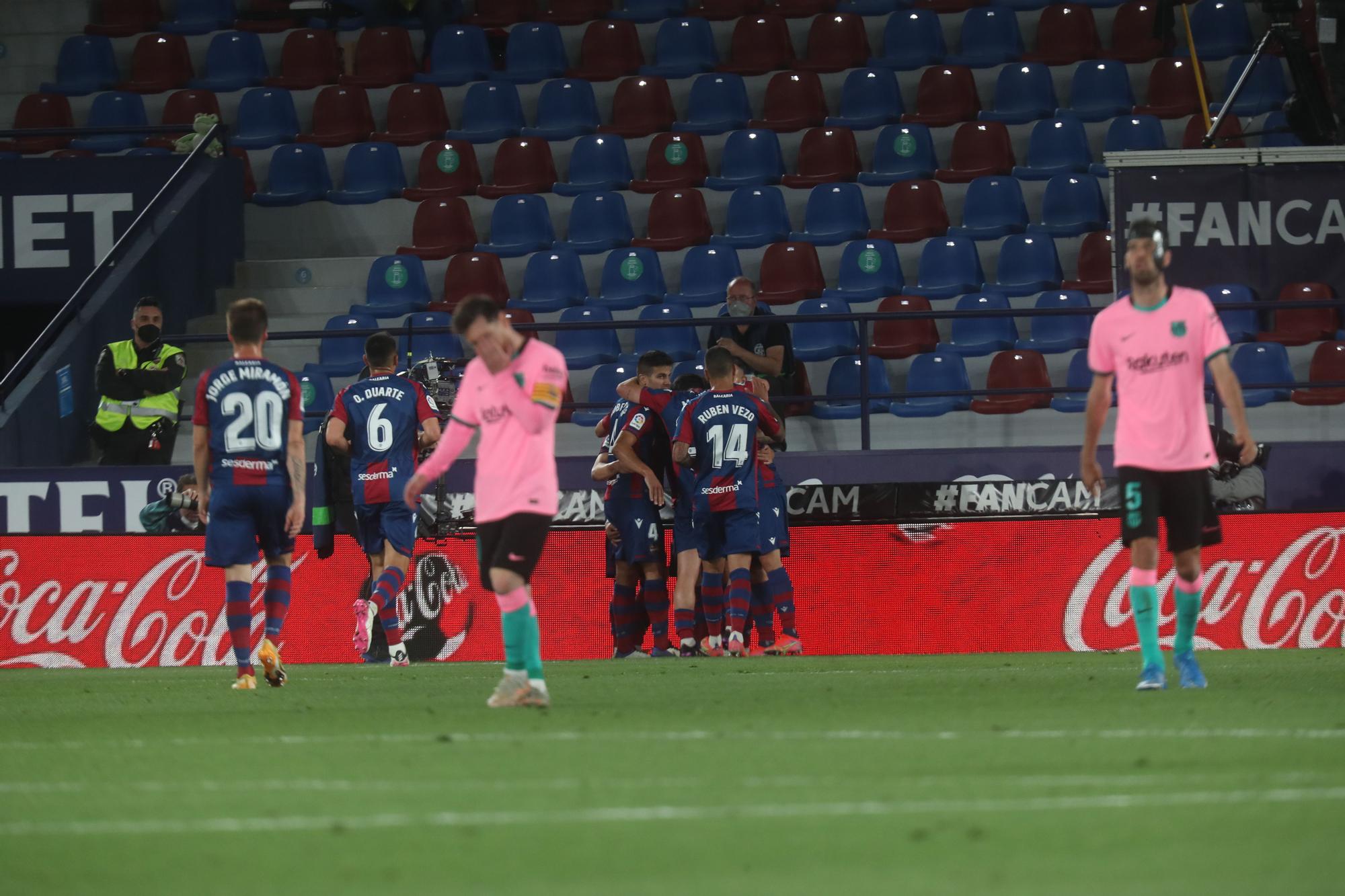 Las imágenes del empate entre el Levante y Barcelona en el Ciutat de València