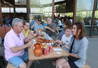 La ola de calor no frena la tradición: la feria se llena con el termómetro al alza