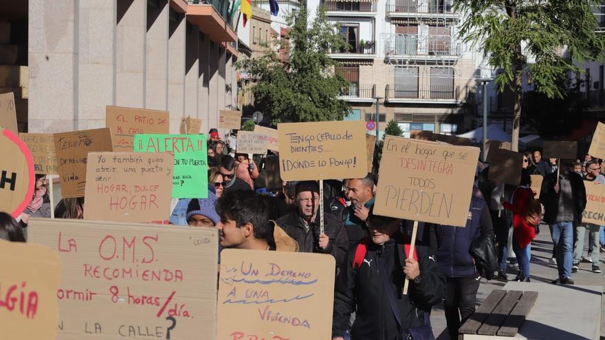 Las personas sin hogar se rebelan contra la exclusión: &quot;La calle no es mi hogar, la calle mata&quot;