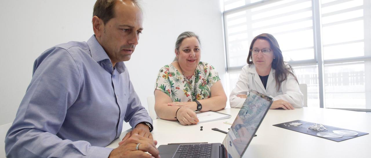 Ramón Bernardo, Ana Belén García y María Marina, en Idonial.