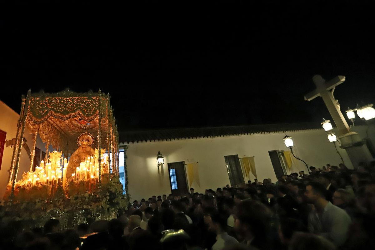 Triunfal regreso de la Paz y Esperanza a Capuchinos