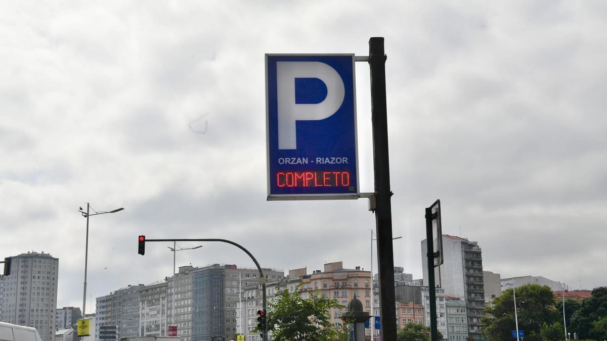 Aparcamiento lleno en Riazor