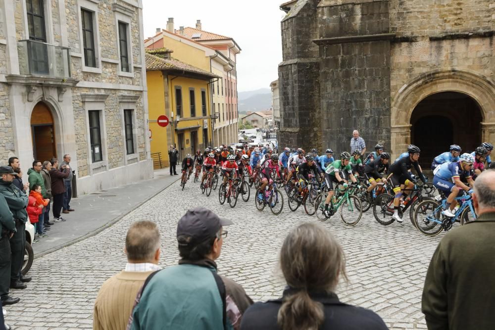 Segunda etapa de la Vuelta a Asturias entre Ribera de Arriba y el Alto del Acebo.