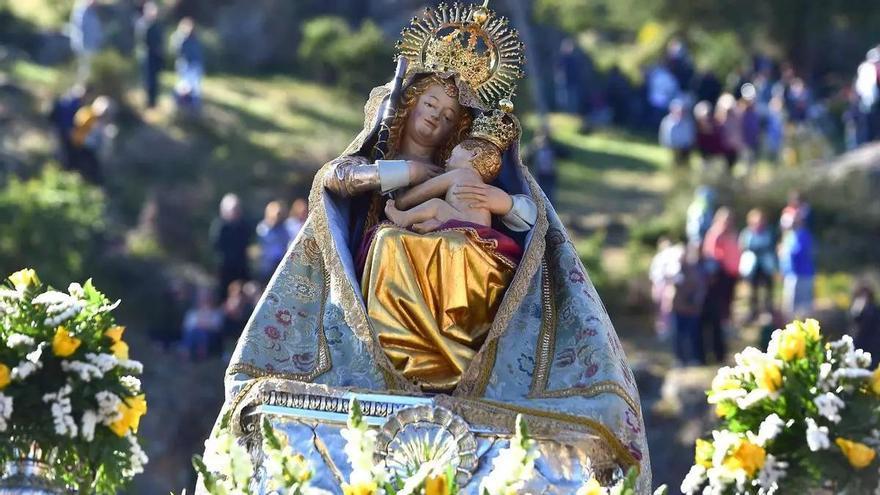 Así se retransmitió la Coronación de la Virgen del Puerto de Plasencia en 1952: en blanco y negro y en el NODO