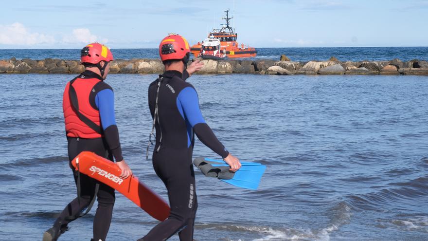 Asisten a una octogenaria con síntomas de ahogamiento en la playa del Postiguet