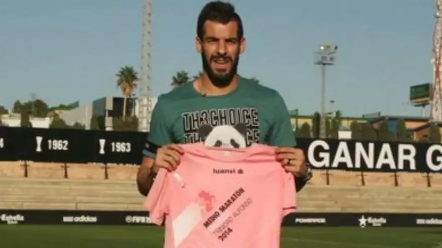 La camiseta más solidaria del Medio Maratón Valencia Fundación Trinidad Alfonso