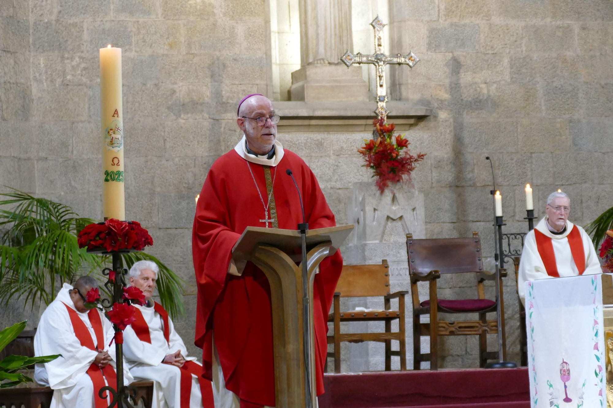El bisbe de Girona, Octavi Vilà, oficia la cerimònia principal de les Fires i Festes de la Santa Creu de Figueres