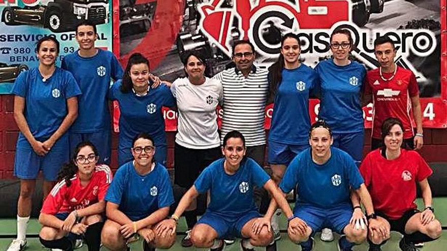 El equipo femenino del Atlético Benavente posa en la presentación de la campaña 2019/2020.
