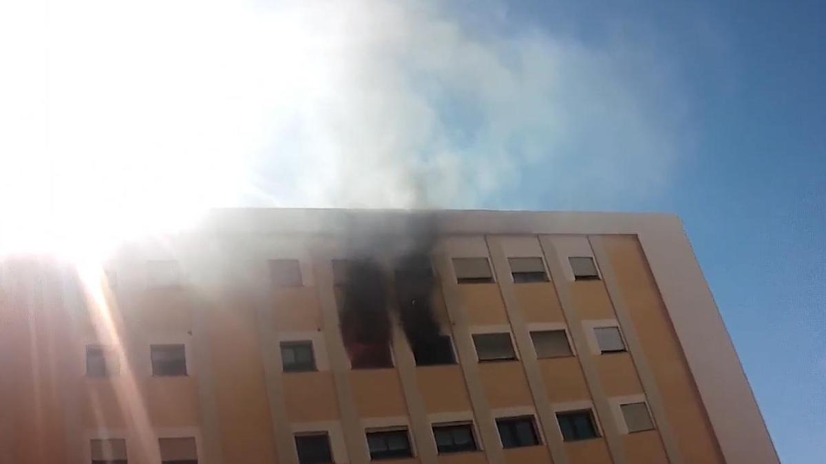 Incendio en una vivienda del edificio Flex