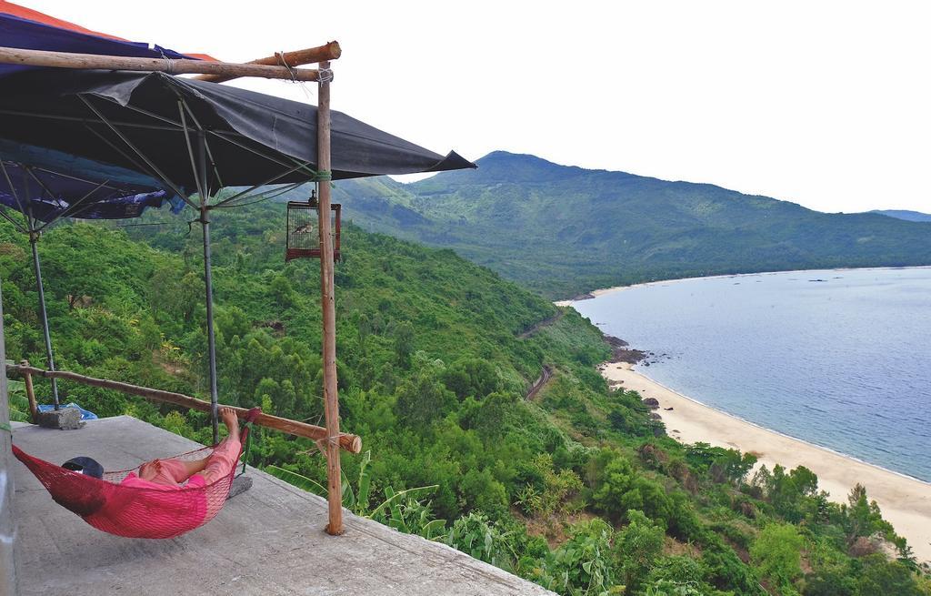 Escala en el paso de Hai Van, entre Hué y Hôi An, con playas de gran belleza.