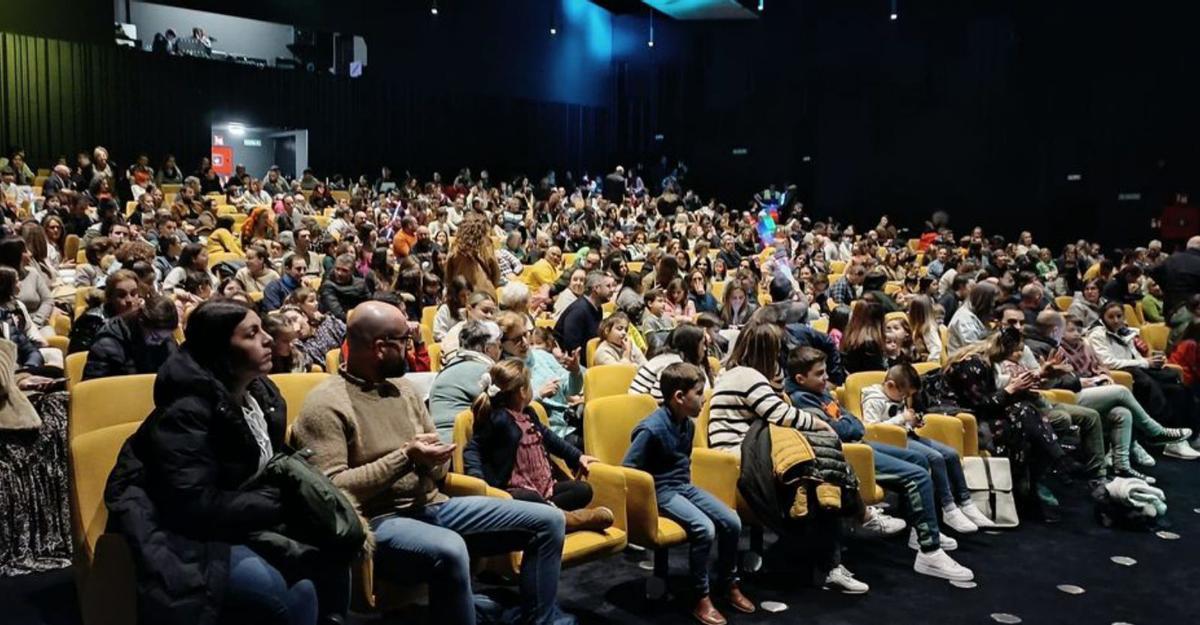 El Auditorio, abarrotado, durante el espectáculomusical de Coco.   | //  FDV