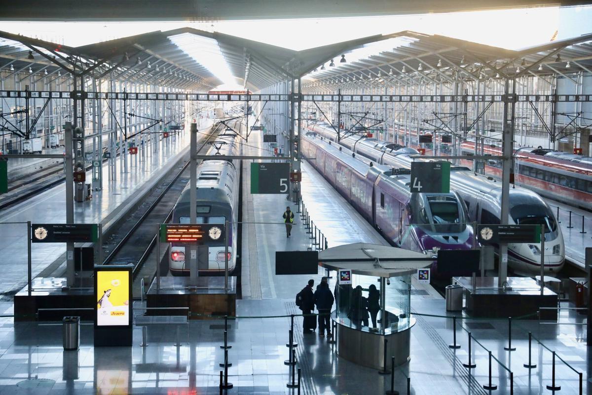 MLG 19-01-2026.-Vistas del andén de la Estación María Zambrano, donde han cancelado todas las salidas a Madrid por el accidente de Amaduz en Córdoba