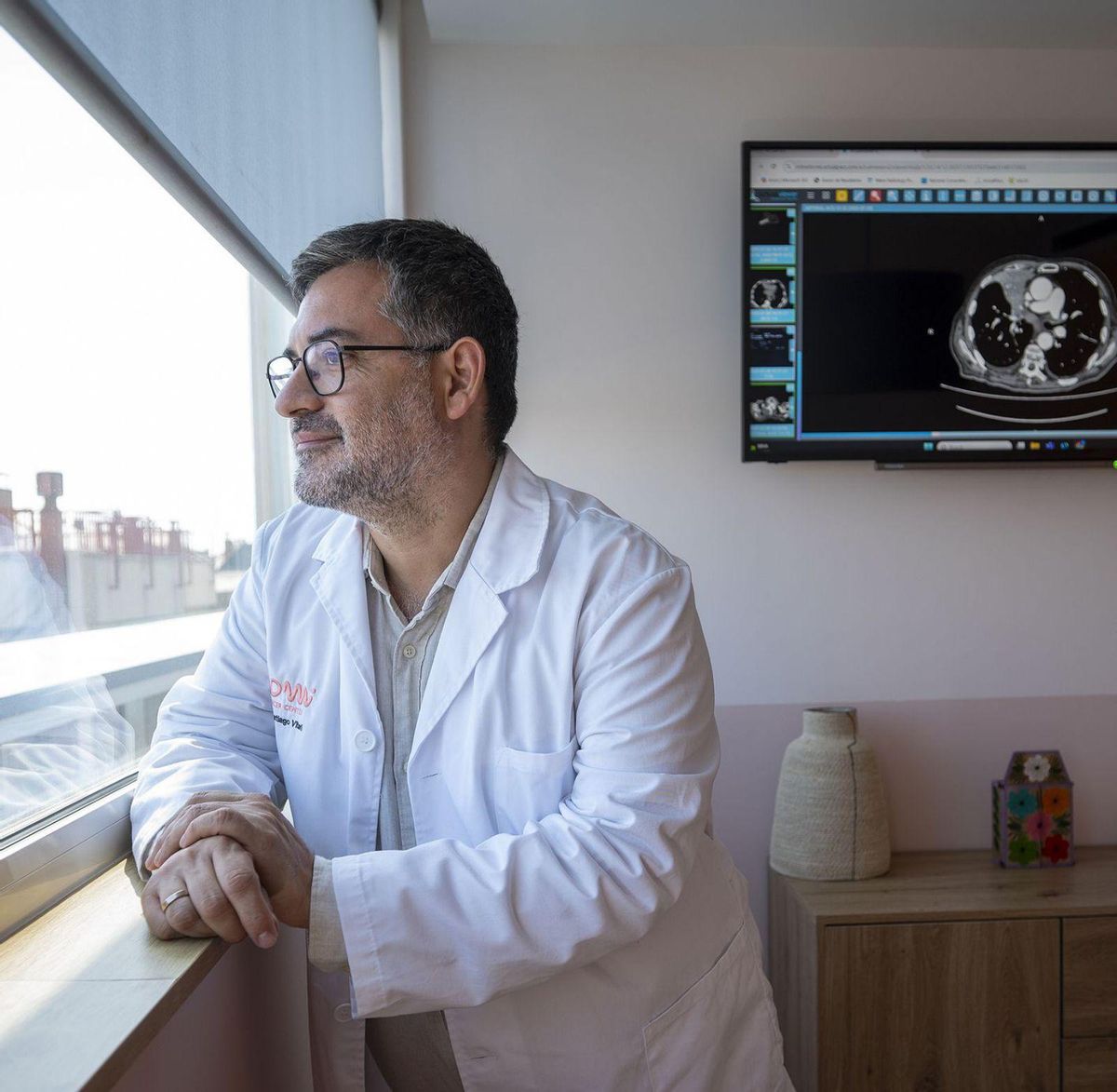Santiago Viteri: "El càncer de pulmó en no fumadors augmenta per la contaminació i el gas radó" Santiago Viteri: "El càncer de pulmó en no fumadors augmenta per la contaminació i el gas radó"