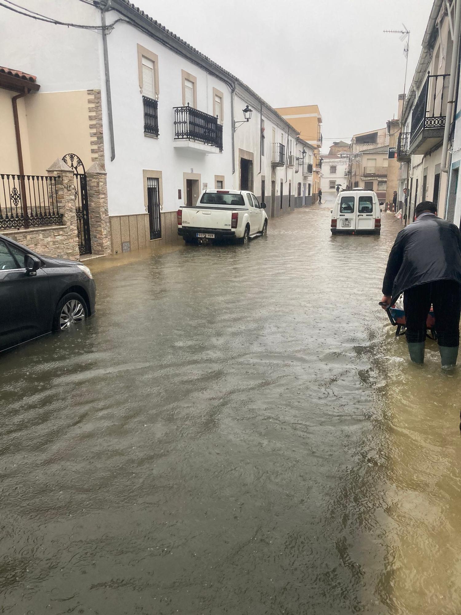 Calles de Valdefuentes, municipio que ha solicitado ser declarado zona catastrófica.