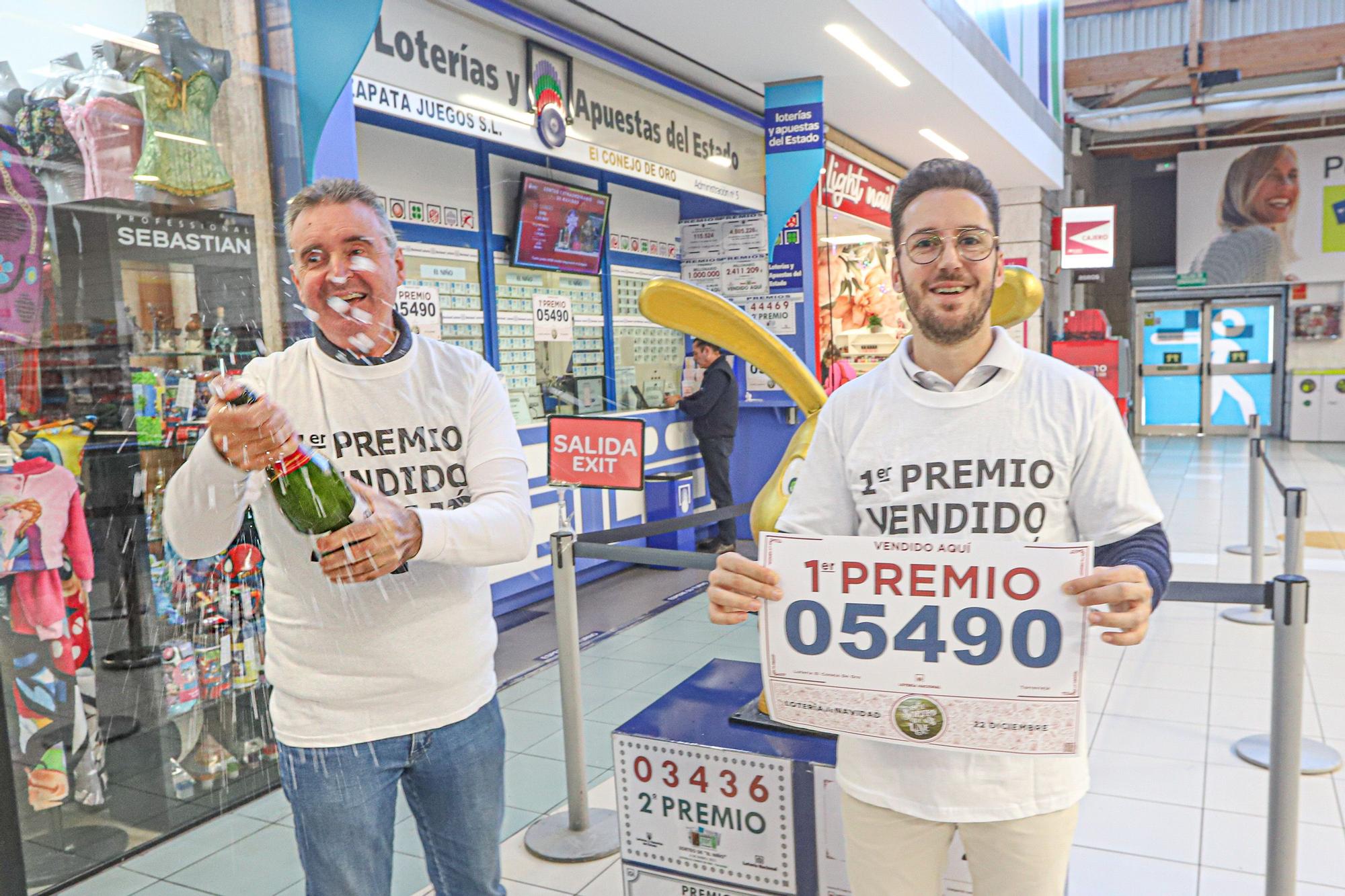 Así celebran en "El conejo de oro" el Gordo en Torrevieja