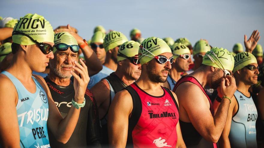 Marina Camps y Miguel Risco, campeones autonómicos de Triatlón Olímpico en Sagunto