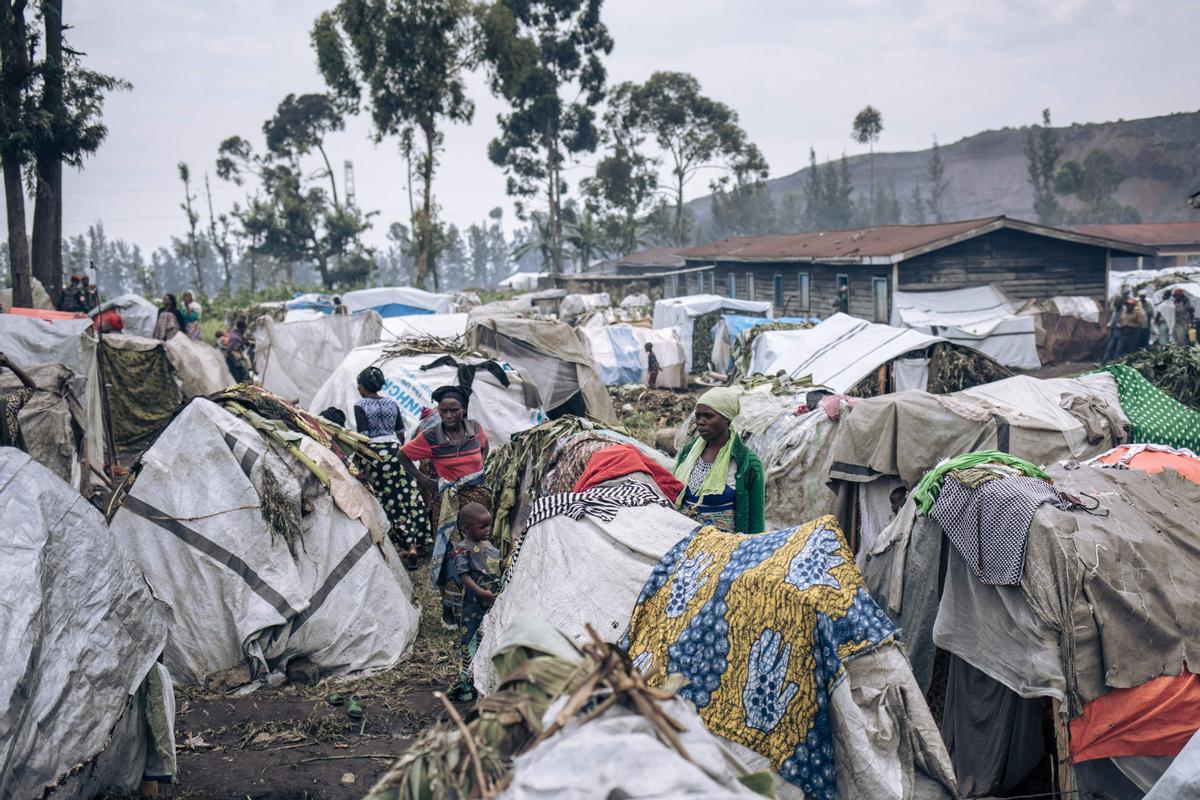 Desplazados a causa de los enfrentamientos cerca de Goma, en el Congo. En casi seis meses de enfrentamientos, más de 300.000 personas han huido de sus hogares.