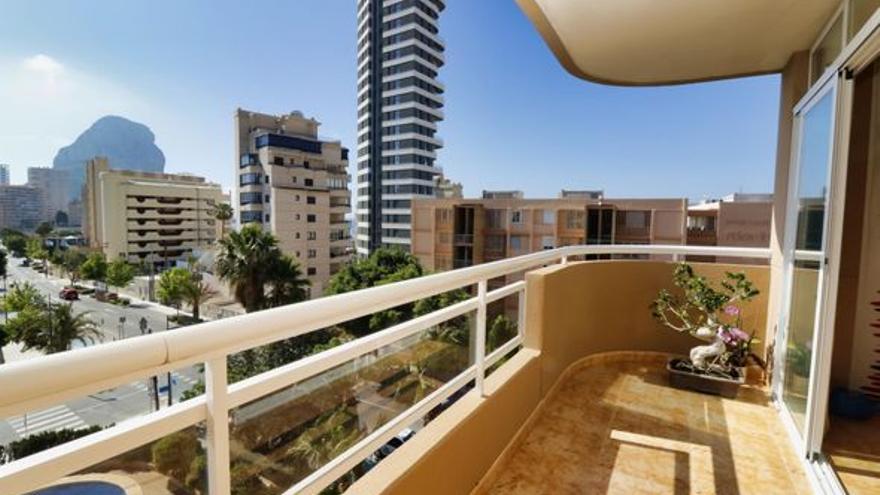 Piso en venta en Calpe con terraza con vistas.