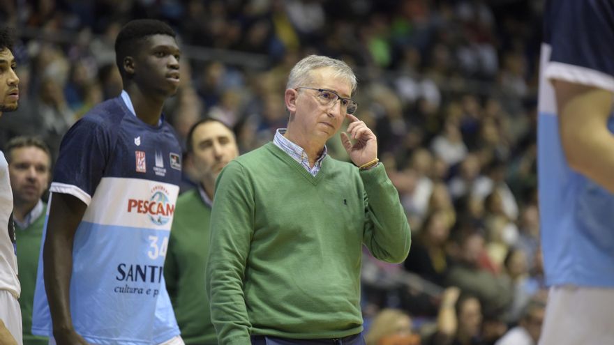 Moncho Fernández ve al Unicaja como &quot;un gran ejemplo de las palabras equipo, esfuerzo y trabajo&quot;