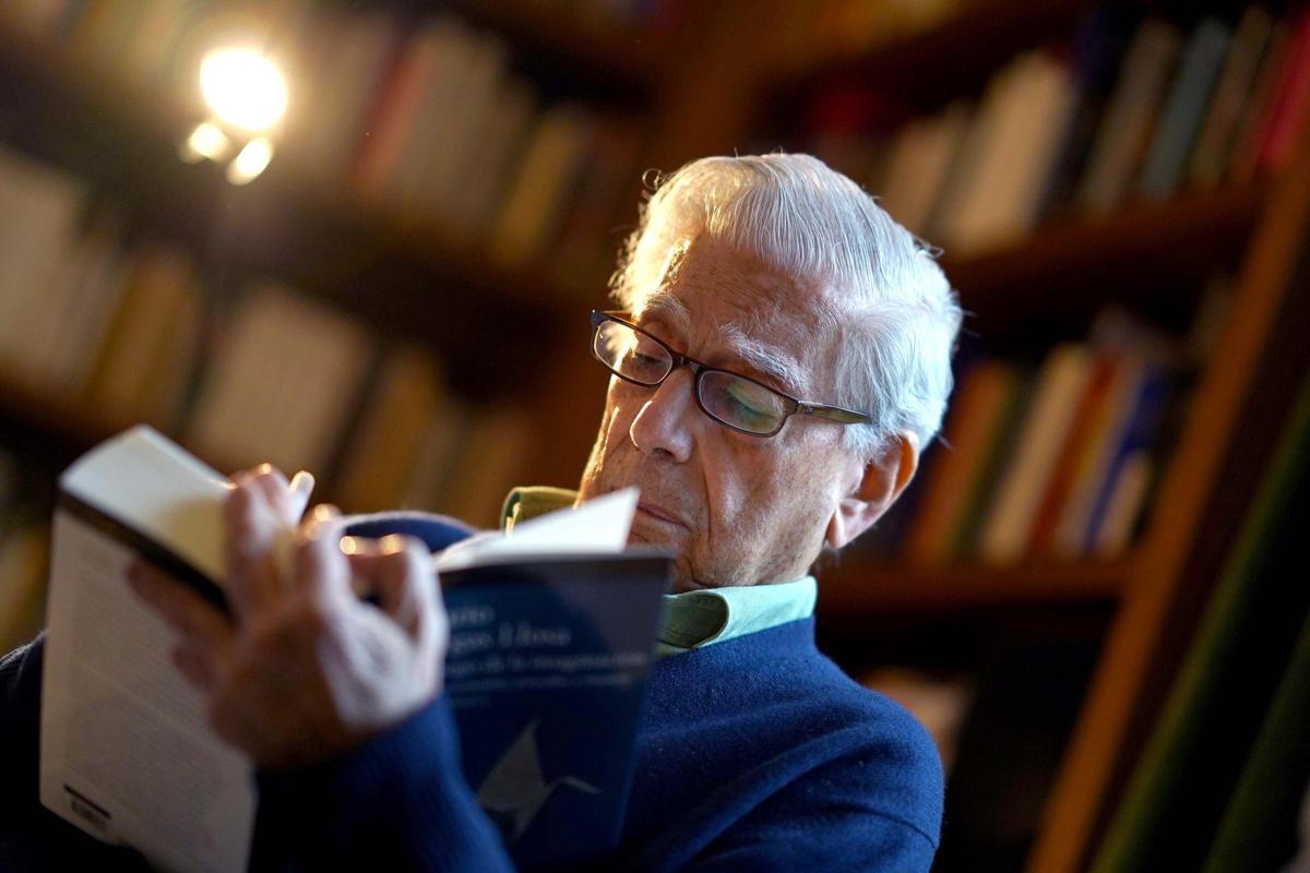 Vargas Llosa, en su casa de Madrid.