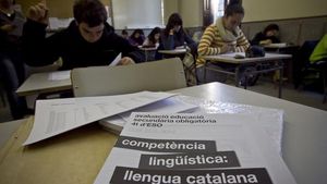Examen extraordinari de 4t d’ESO en un institut de les Corts, a Barcelona.