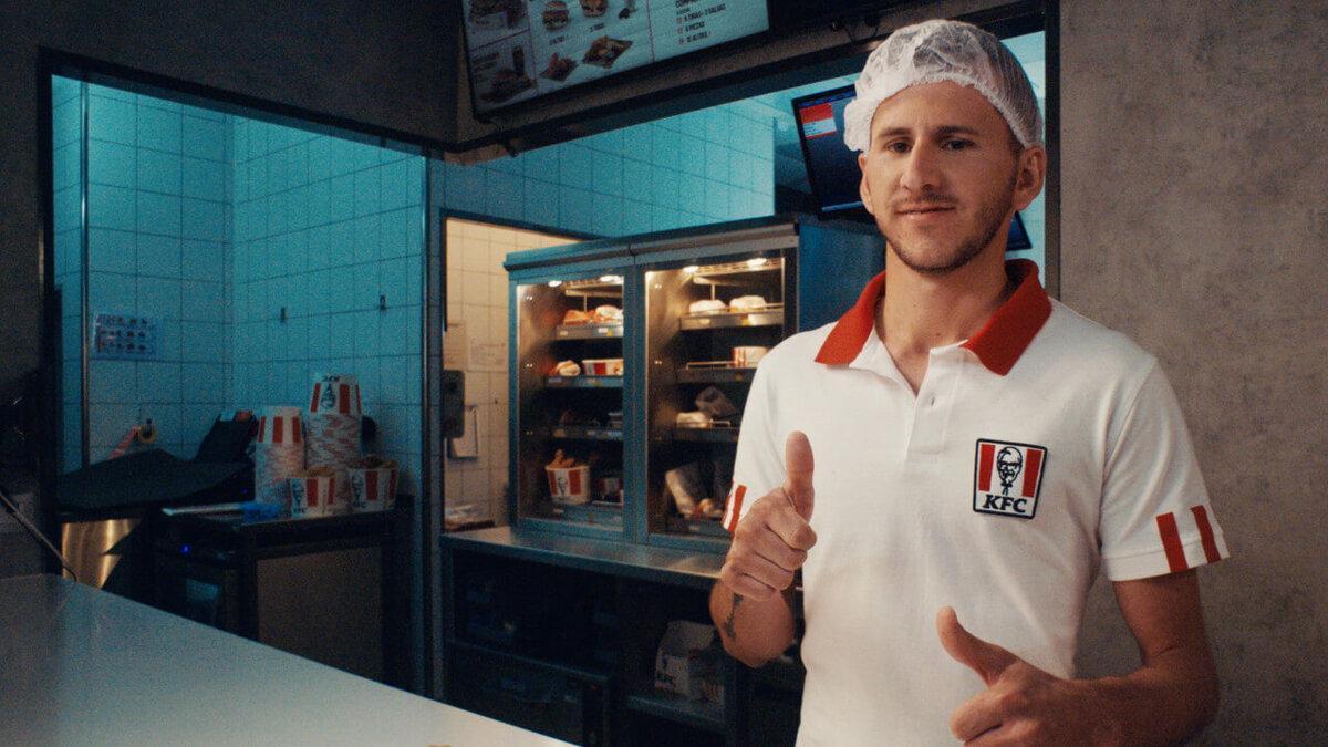 Messi vuelve a ser la estrella de un anuncio de KFC... a su manera