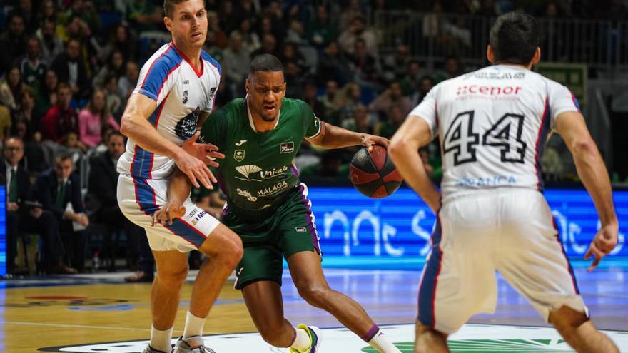 El Unicaja barre al Obradoiro en la segunda parte (85-67)