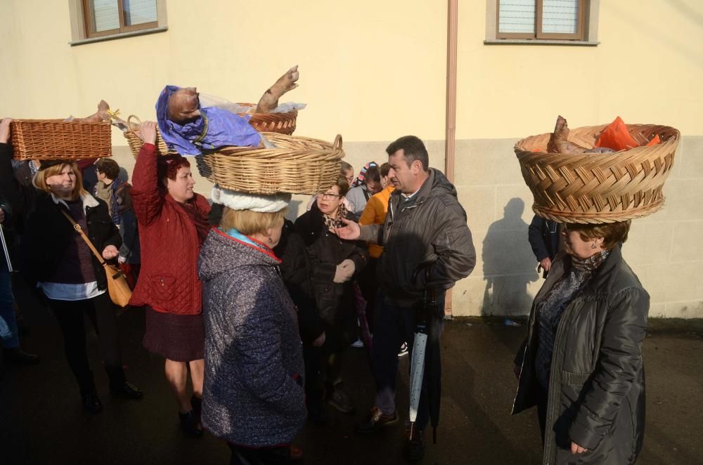 Procesión de los lacones, en el Concello de Valga.