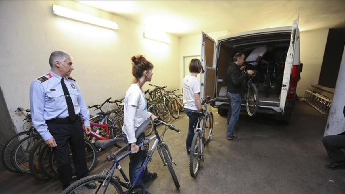 La entrega de bicicletas.