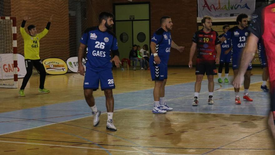 El GAES Málaga pasa por encima del Balonmano Triana