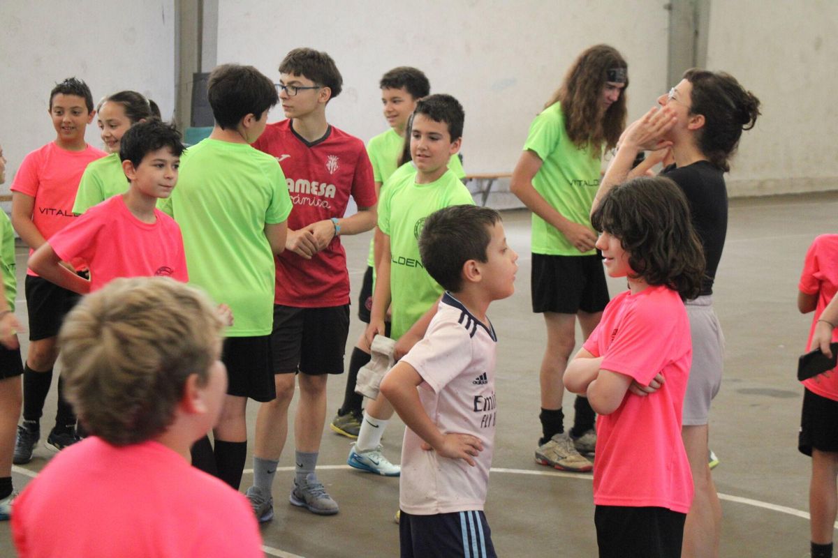 Reportaje buenas prácticas en el deporte en el campus del Mieres Sala en el colegio La Salle de Ujo por la asociación Branque