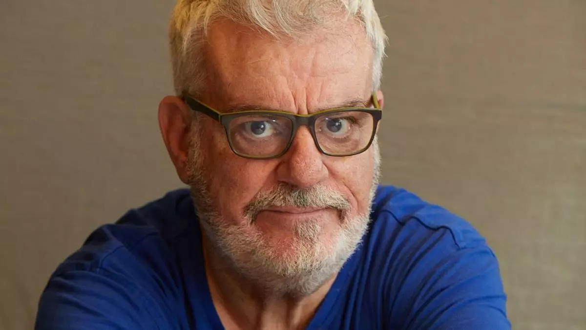 Millán Salcedo, en Castelló: «El sentido del humor es el único oxígeno respirable»
