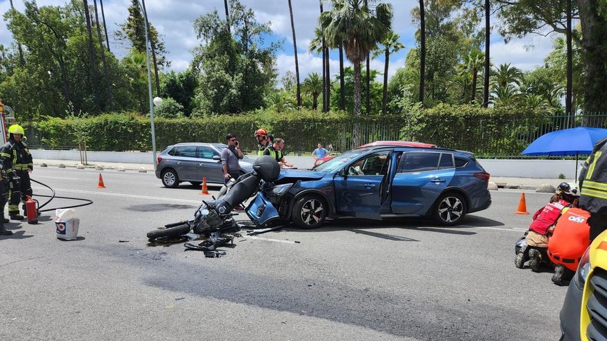 Herido un motorista en una colisión con un coche en la avenida de La Borbolla