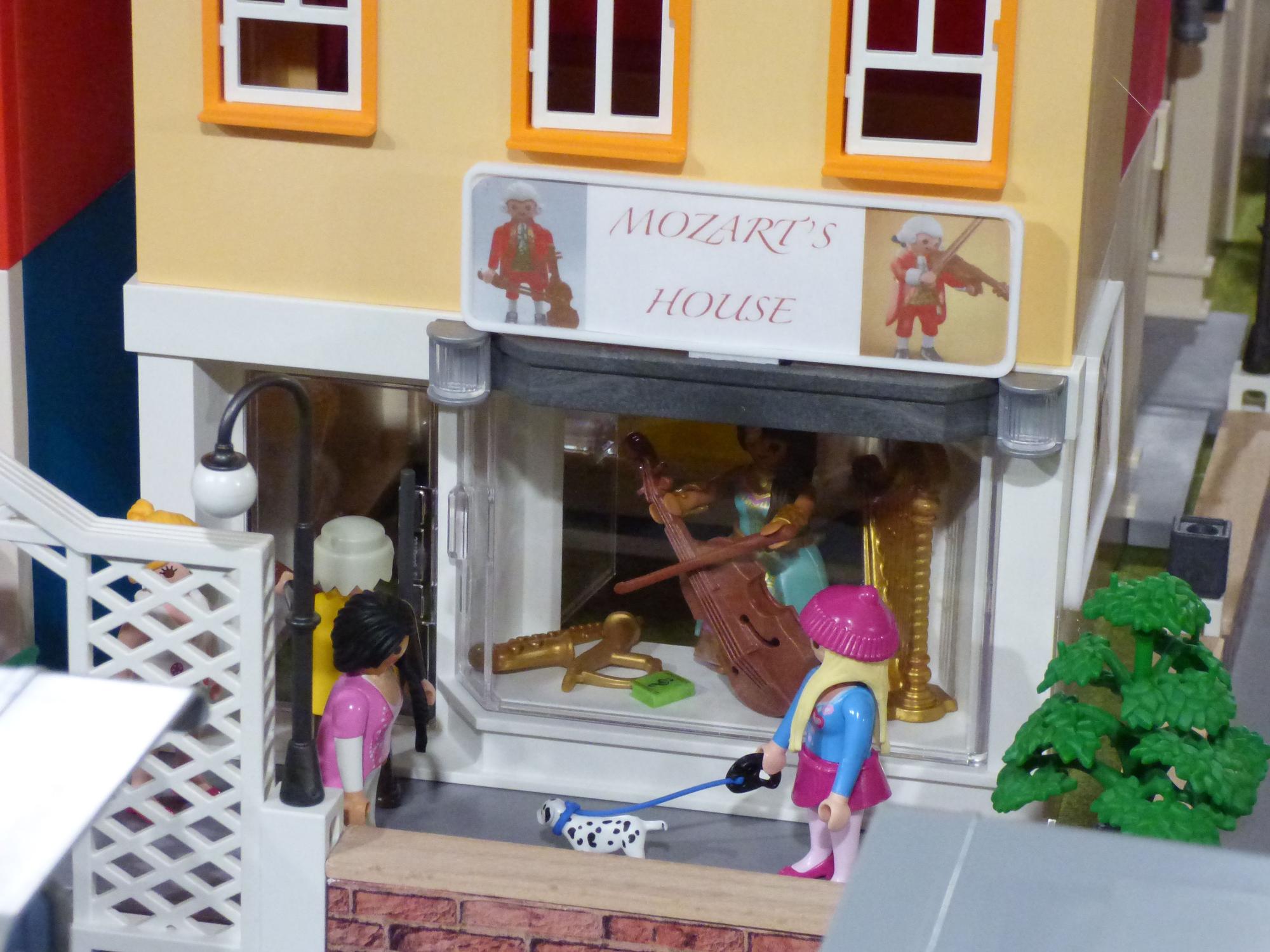 La Fira de Playmobil de Figueres omple de clicks i visitants el Casino Menestral