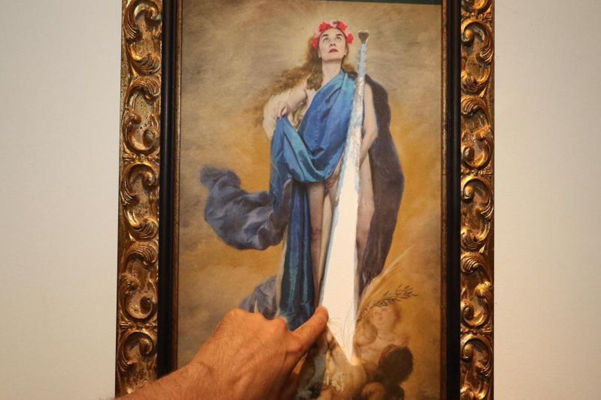 Destrozan una de las obras de la exposición 'Maculadas sin remedio'