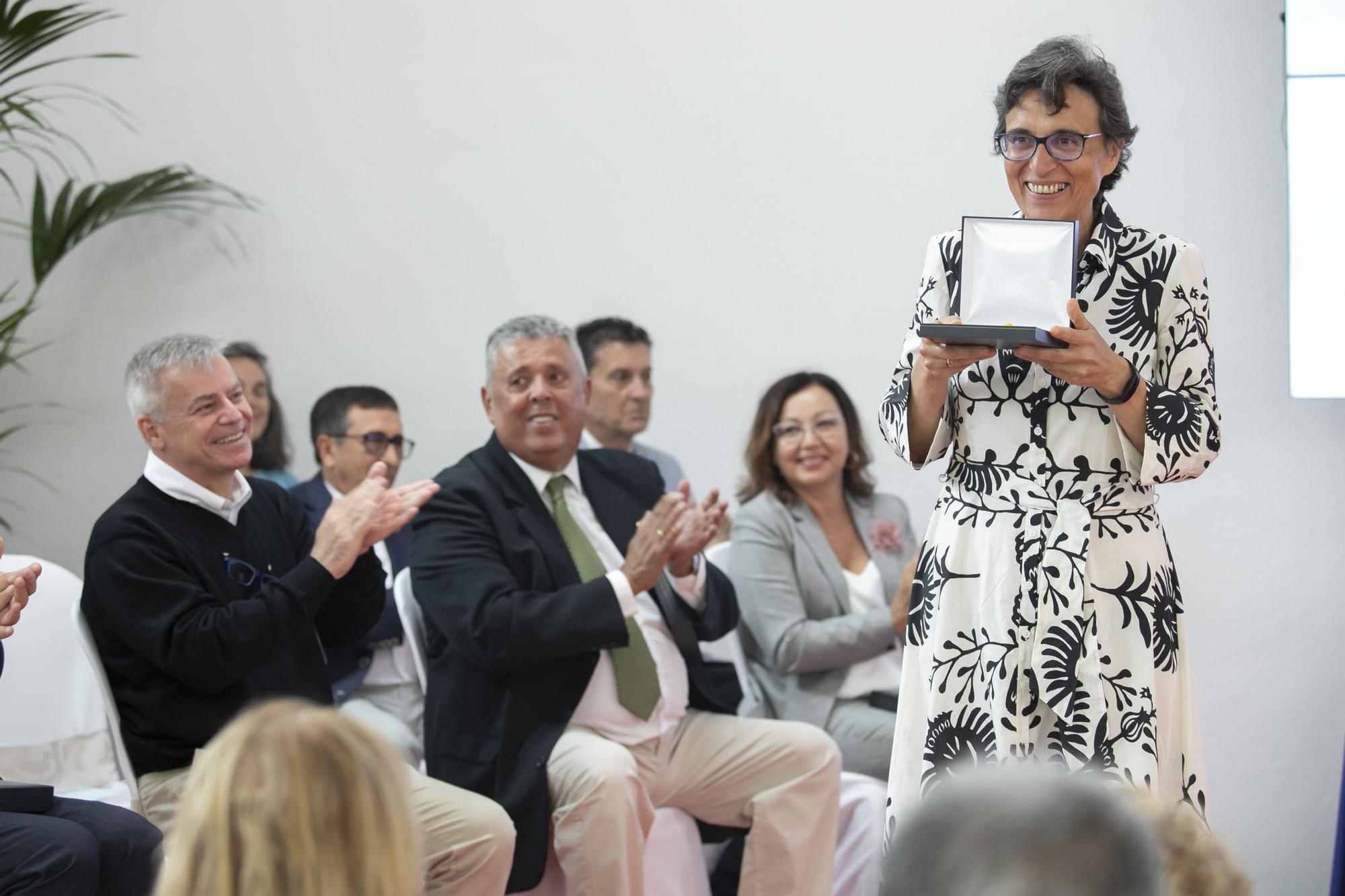 Educación entrega las distinciones Viera y Clavijo a docentes de enseñanza no universitaria de Canarias