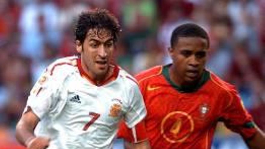 Raúl y Andrade, en la Euro 2004.