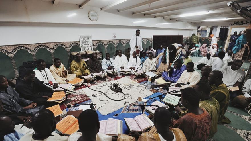 Acto religioso de la comunidad senegalesa en memoria de las víctimas del derrumbe en Playa de Palma