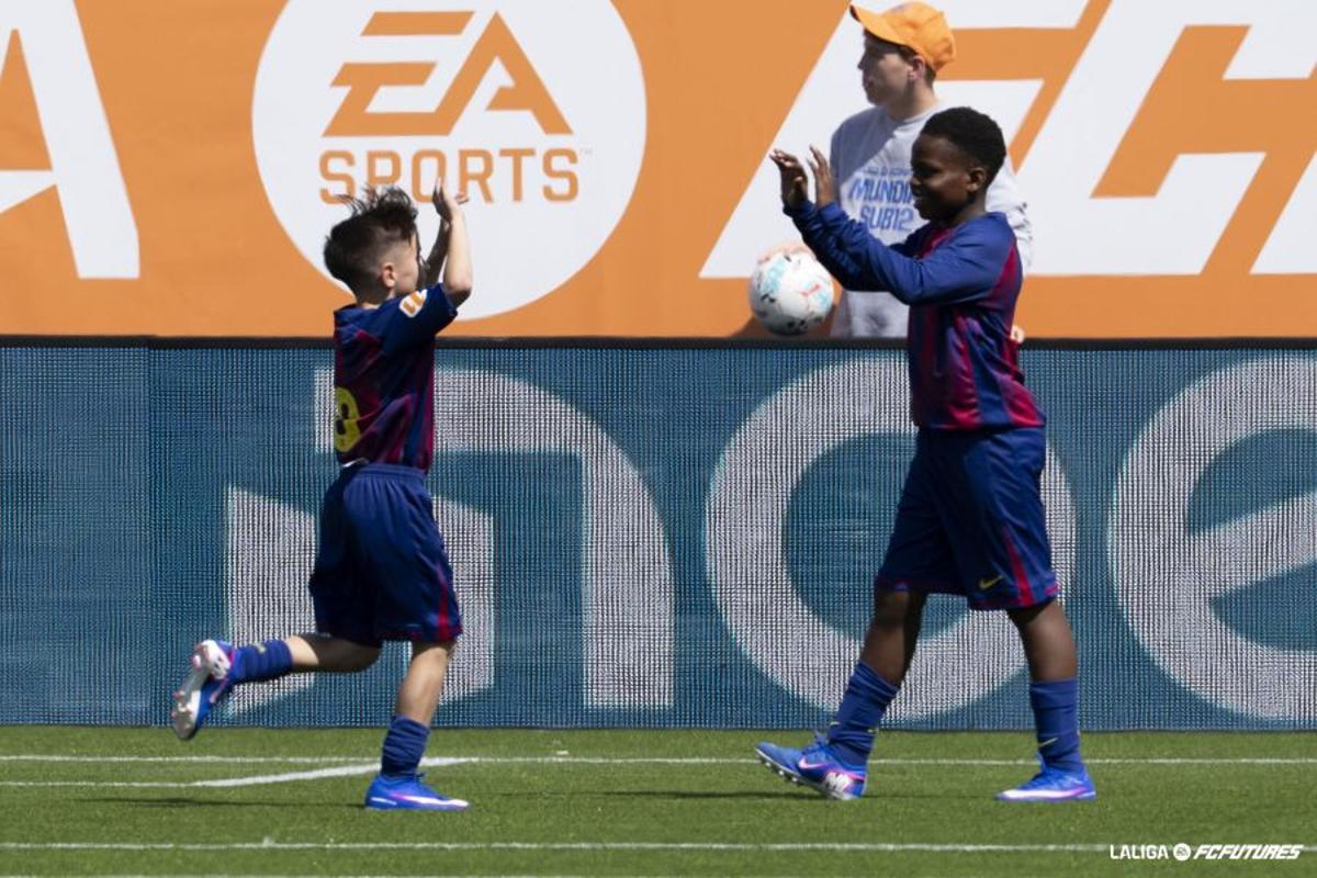Hugo Galdeano y Destiny, la dupla del Barça U12 en ataque