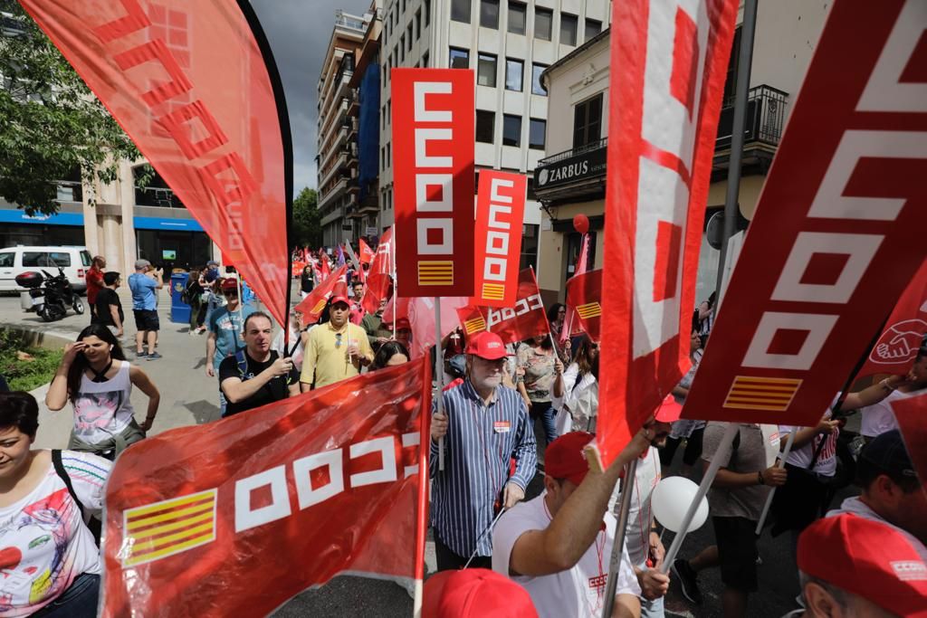 Cerca de mil personas salen a la calle por el Primero de Mayo