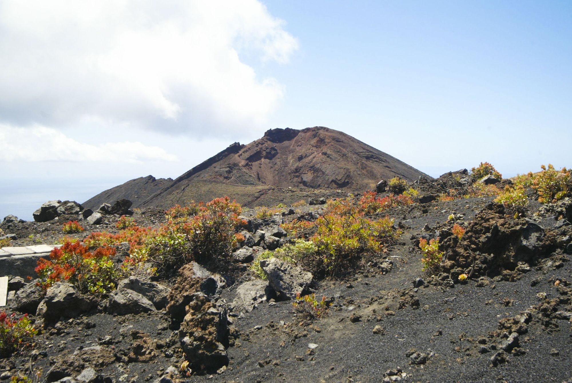 Erupció a La Palma: Un riu de lava es menja cases i cultius