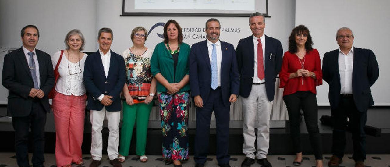 Los docentes piden la ayuda de otros profesionales para reducir la burocracia