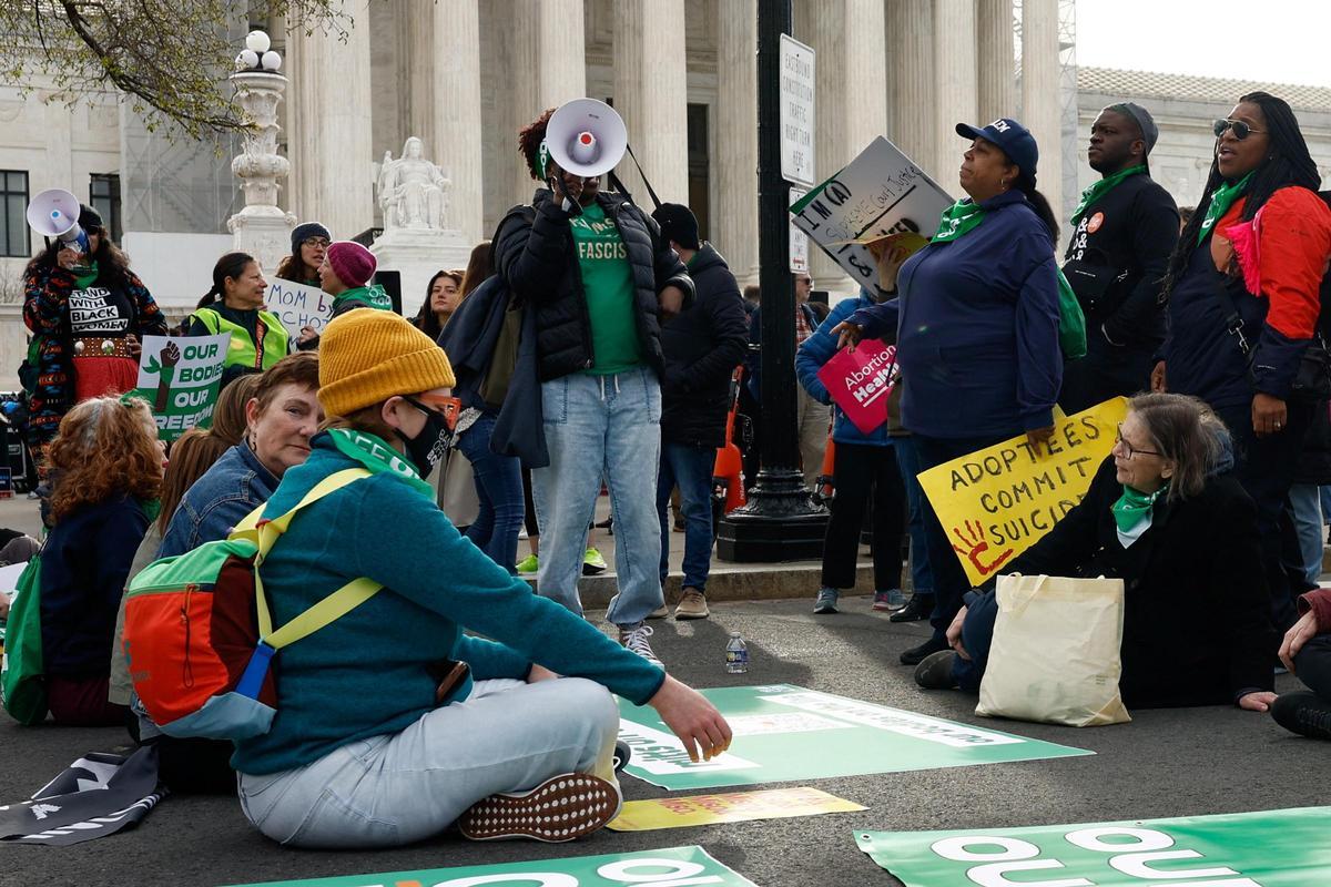 La Corte Suprema de Estados Unidos escucha argumentos sobre el fármaco abortivo mifepristona